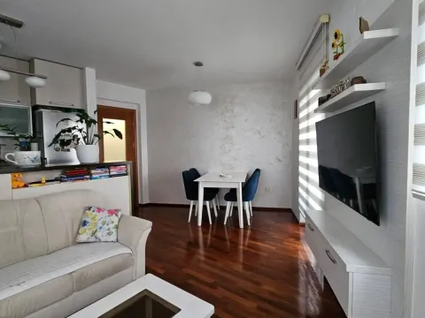 Prodaja, dvosoban stan, 56m², Stari Aerodrom, Podgorica - image 6