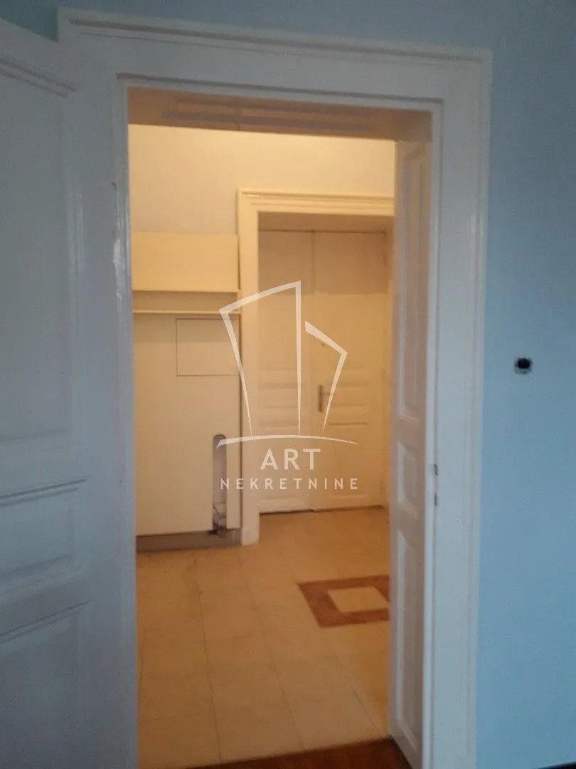 Sale, five bedroom apartment, 180m², Savski Venac, Beograd