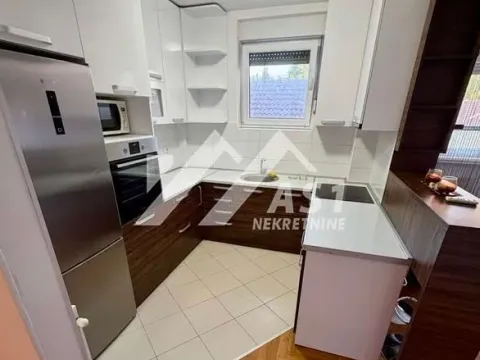 Izdavanje, trosoban stan, 64m², Sajam, Novi Sad Sve Podlokacije - image 3