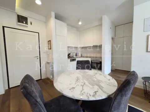 Rent, two bedroom apartment, 57m², Savski Venac, Beograd - image 4