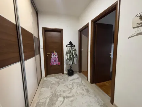 Prodaja, trosoban stan, 93m², City Kvart, Podgorica - image 12