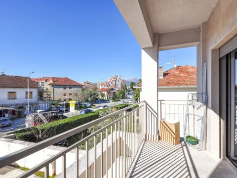 Sale, one bedroom apartment, 57m², Tivat, Crna Gora - image 18