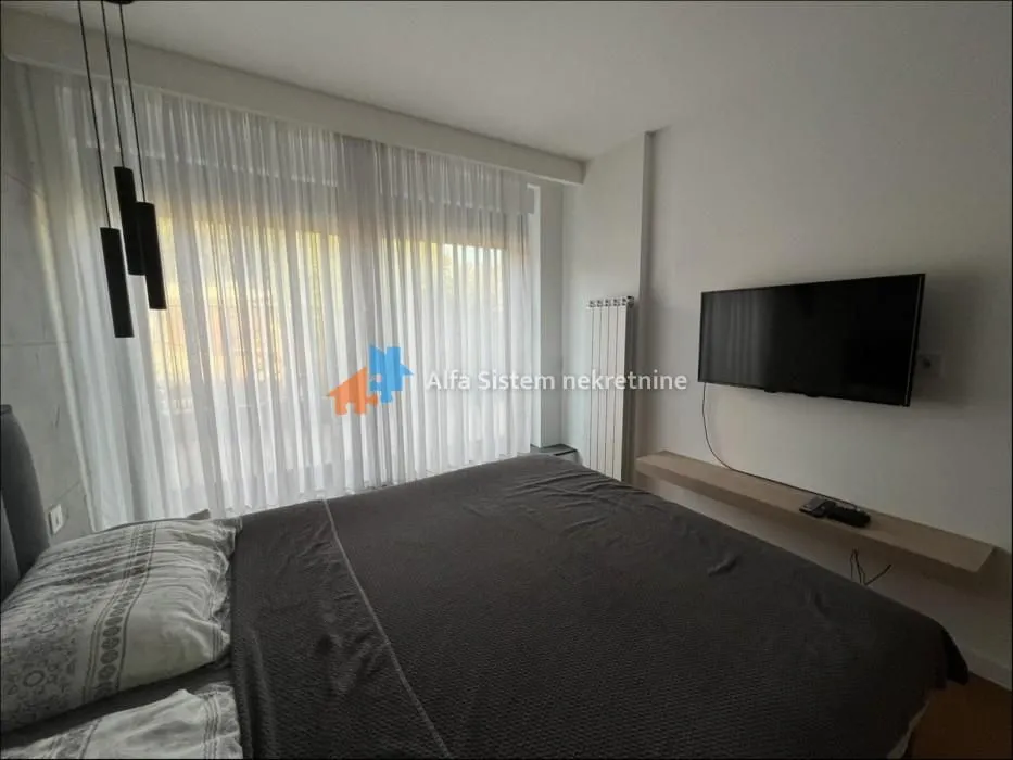 Rent, four bedroom apartment, 115m², Savski Venac, Beograd