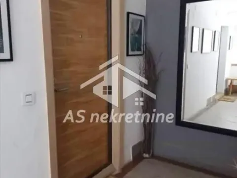 Izdavanje, četvorosoban stan, 120m², Senjak, Beograd - image 26