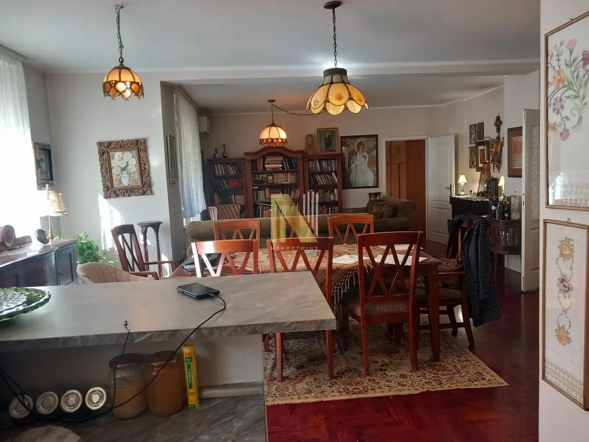 Prodaja, četvorosoban stan, 135m², Grbavica, Novi Sad Sve Podlokacije