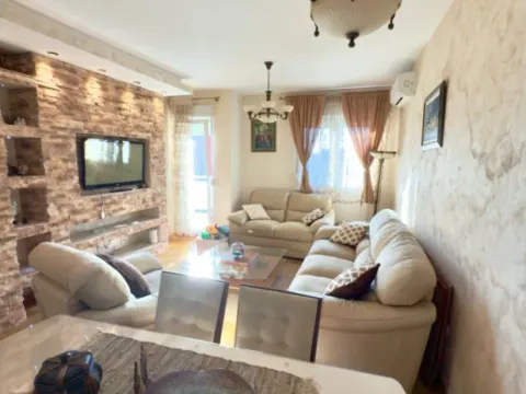 Izdavanje, dvosoban stan, 64m², City Kvart, Podgorica - image 4