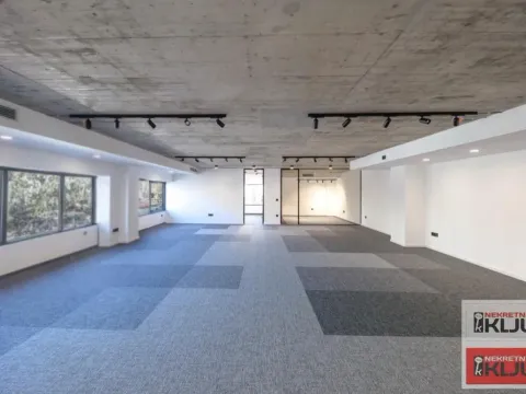 Izdavanje, poslovni prostor, 279m², Bulevar Oslobodjenja, Novi Sad Sve Podlokacije - image 15