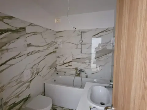 Prodaja, stan, 75m², Kotor, Crna Gora - image 2