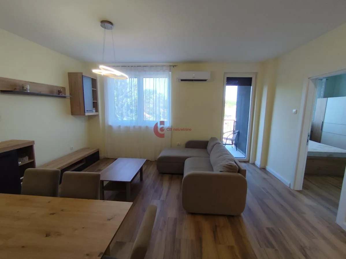 Izdavanje, dvosoban stan, 48m², Centar, Subotica