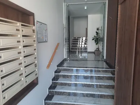 Prodaja, dvosoban stan, 50m², Sremska Mitrovica, Srbija - image 2