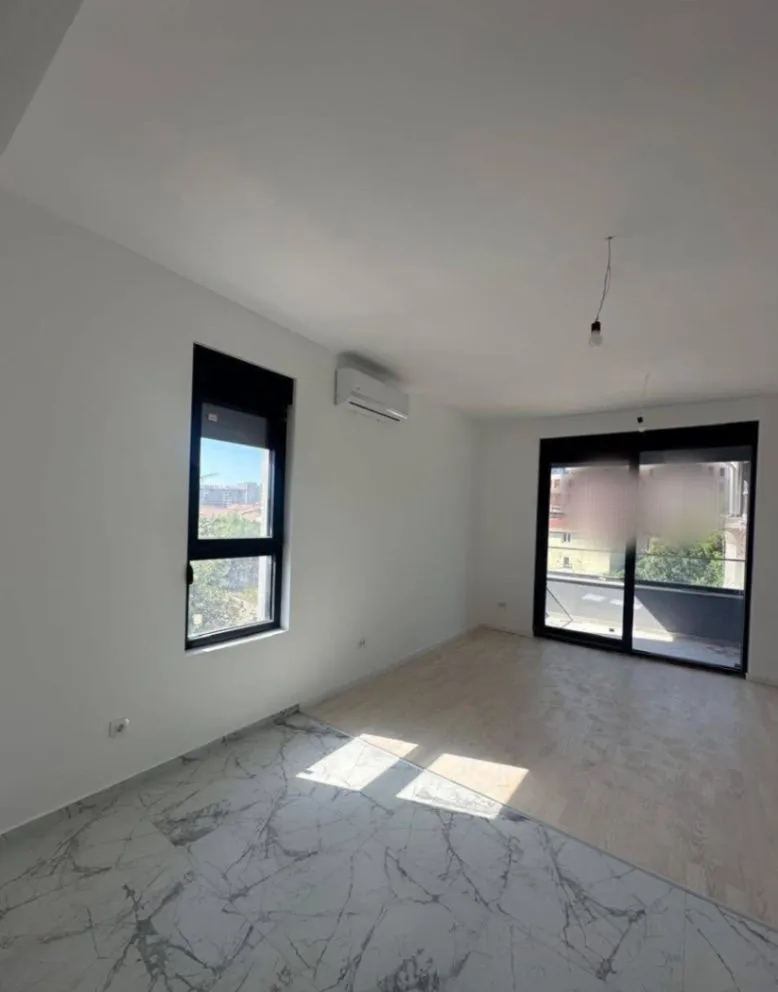 Prodaja, jednosoban stan, 47m², Centar, Bar