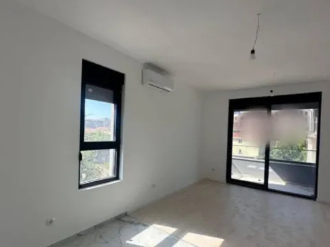 Prodaja, jednosoban stan, 47m², Centar, Bar - image 2