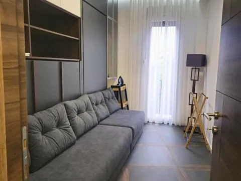 Izdavanje, četvorosoban stan, 98m², Vračar Sve Podlokacije, Beograd - image 2