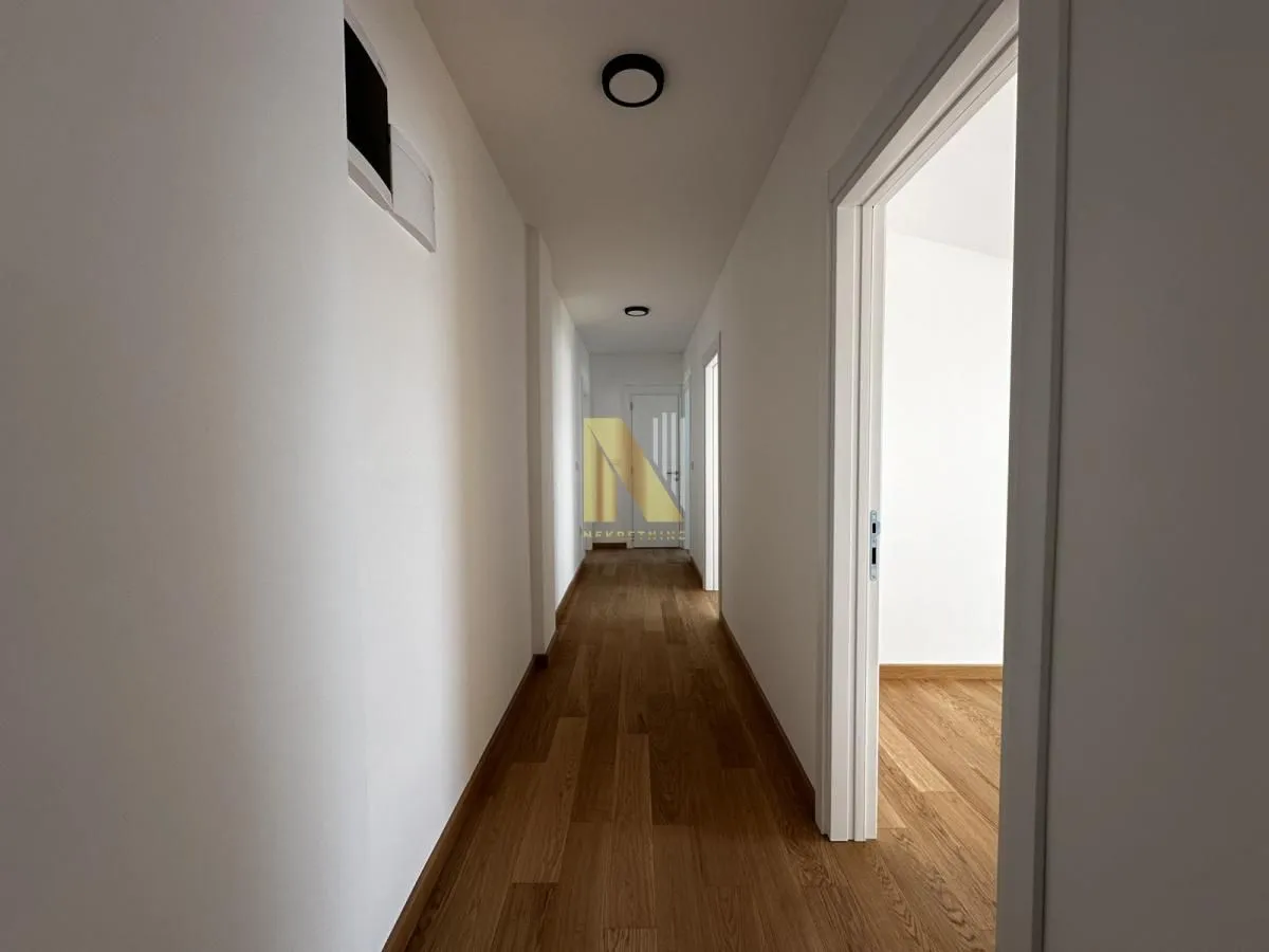 Prodaja, stan, 185m², Grbavica, Novi Sad Sve Podlokacije