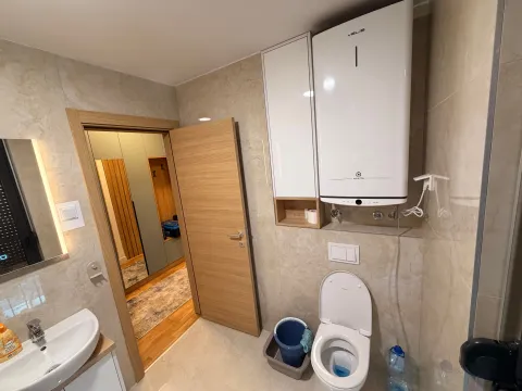Izdavanje, jednosoban stan, 40m², Centar, Cetinje - image 8