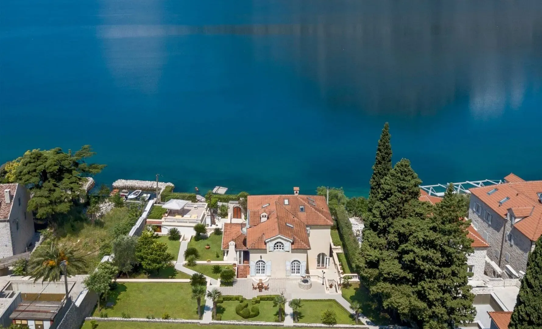 Sale, house, 409m², Ljuta, Kotor