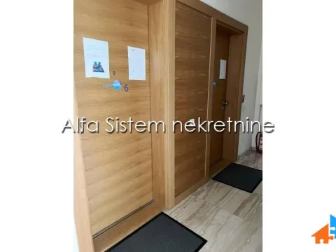 Rent, four bedroom apartment, 164m², Savski Venac, Beograd - image 5