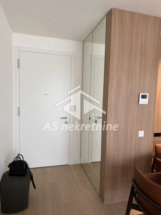 Izdavanje, trosoban stan, 78m², Novi Beograd Blok 64, Novi Beograd Sve Podlokacije