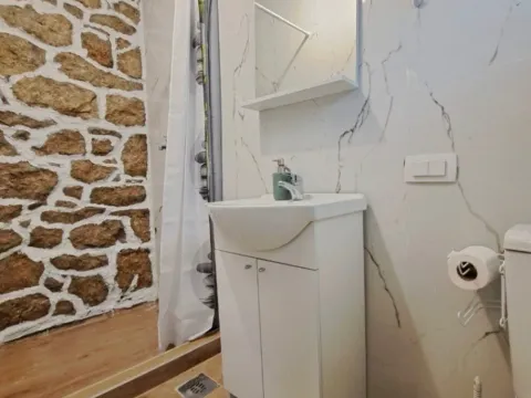 Izdavanje, garsonjera, 30m², Centar, Podgorica - image 8