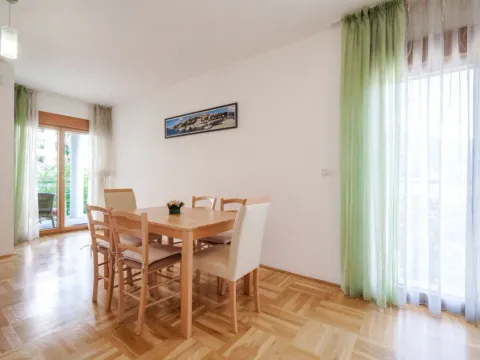 Sale, one bedroom apartment, 60m², Kamenari, Herceg Novi - image 2