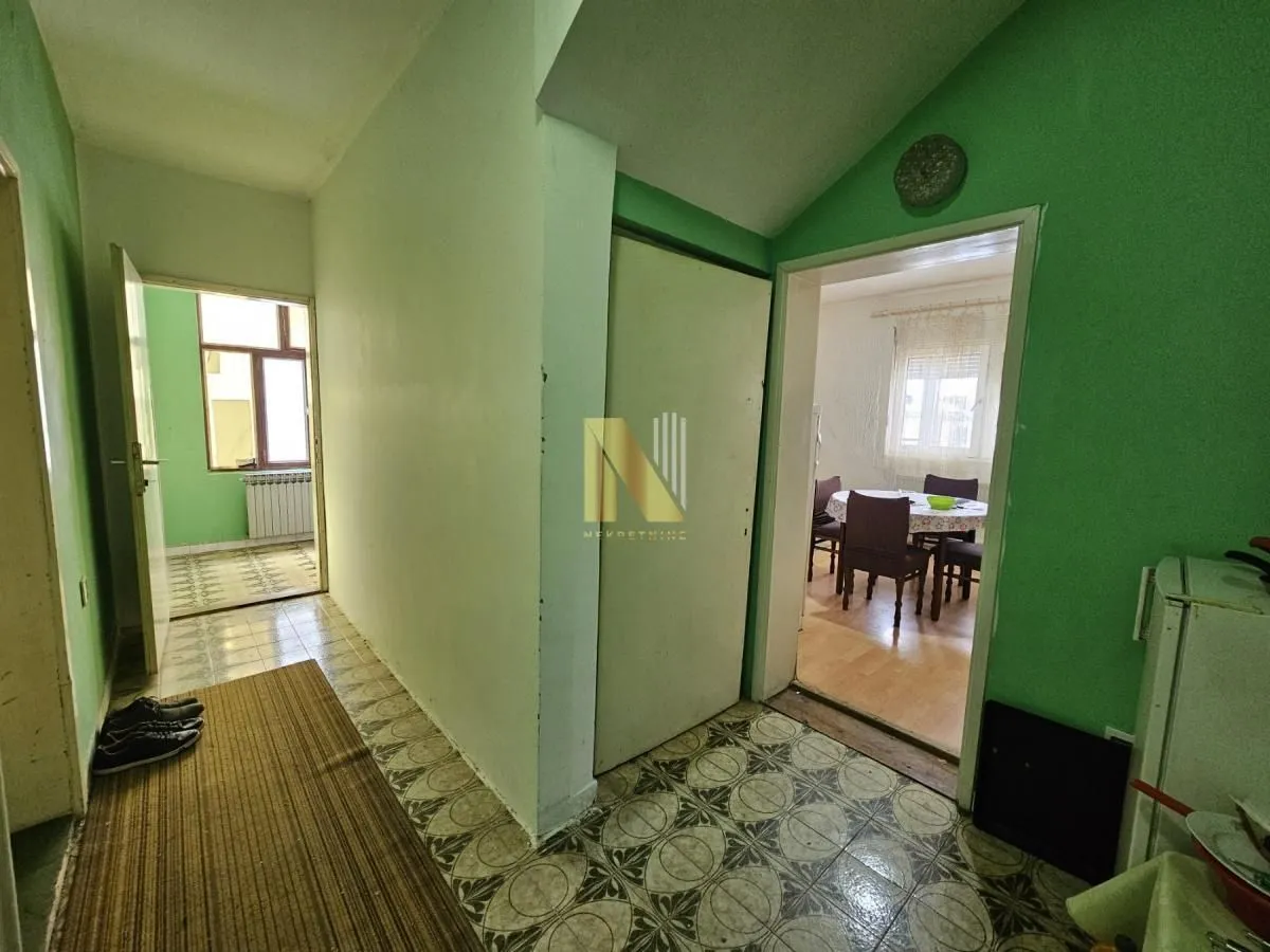 Prodaja, kuća, 330m², Veternik, Novi Sad Sve Podlokacije