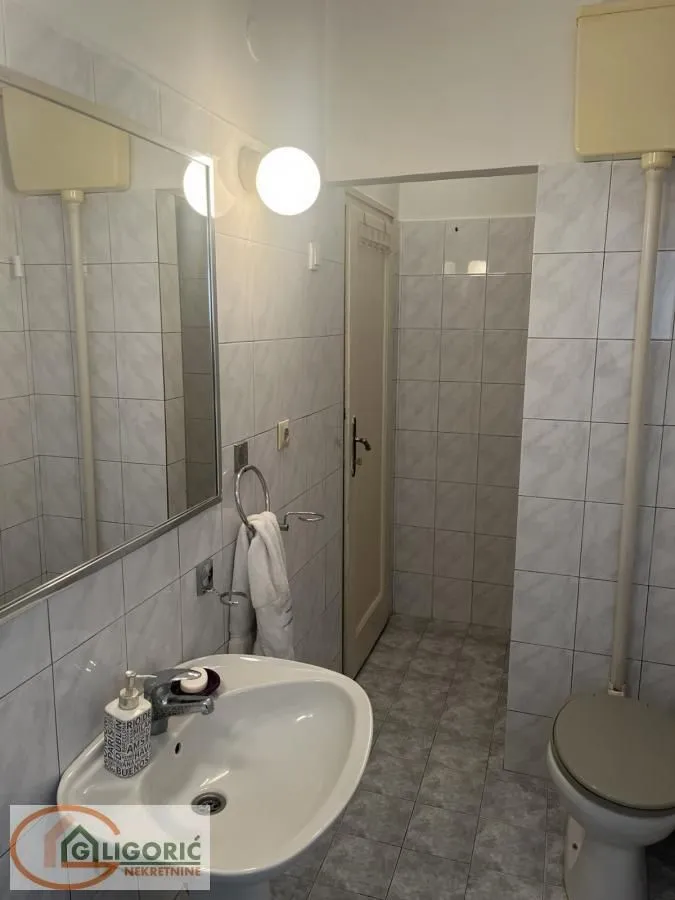 Prodaja, četvorosoban stan, 100m², Savski Venac, Beograd