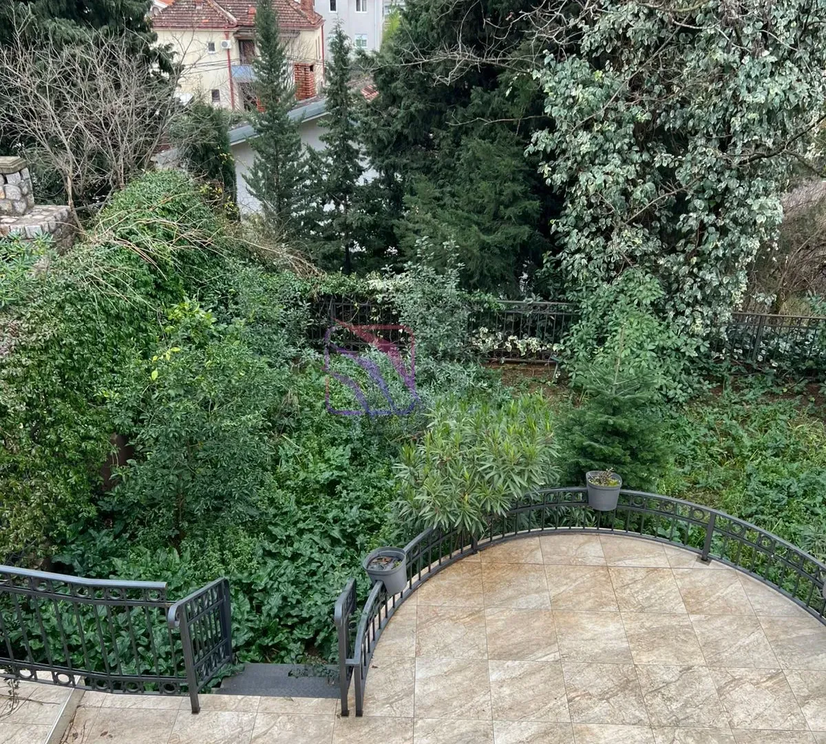 Prodaja, kuća, 400m², Gorica C, Podgorica