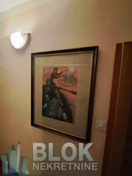 Izdavanje, dvosoban stan, 63m², Blok 6, Podgorica - image 12