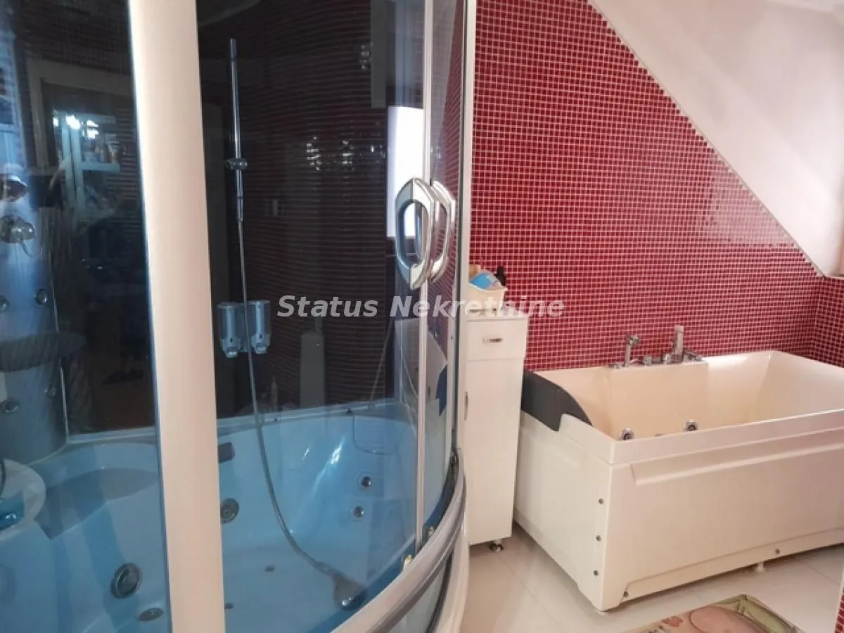 Prodaja, kuća, 440m², Temerin, Novi Sad