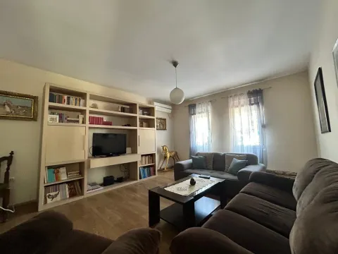 Izdavanje, jednosoban stan, 65m², Šušanj, Bar - image 8