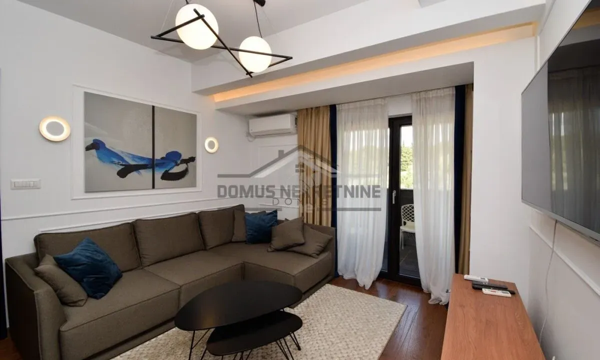 Izdavanje, dvosoban stan, 66m², Vezirov Most, Podgorica