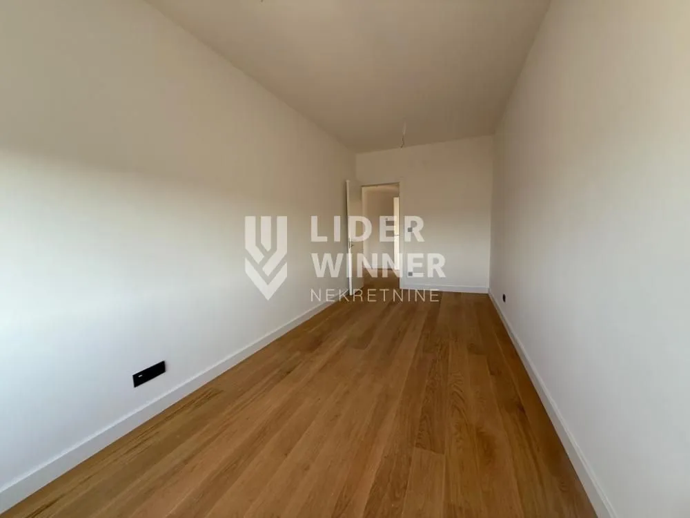 Sale, apartment, 220m², Autokomanda, Voždovac Sve Podlokacije
