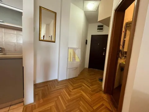 Izdavanje, dvosoban stan, 39m², Bulevar Evrope, Novi Sad Sve Podlokacije - image 8