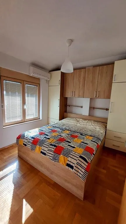 Izdavanje, jednosoban stan, 45m², Stari Aerodrom, Podgorica