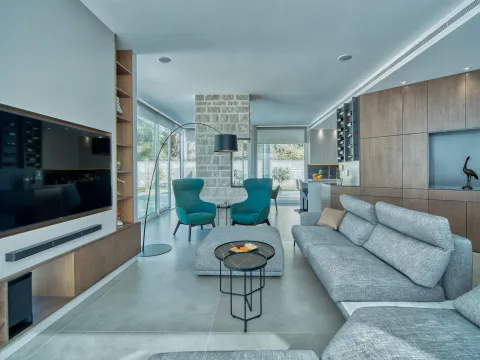 Rent, house, 749m², Crvena Glavica, Budva - image 8