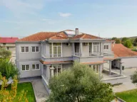 Prodaja, kuća, 560m², Begovina, Danilovgrad - image 9