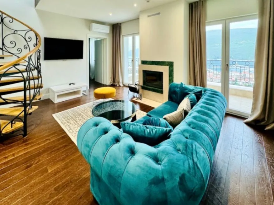 Prodaja, trosoban stan, 156m², Đenovići, Herceg Novi