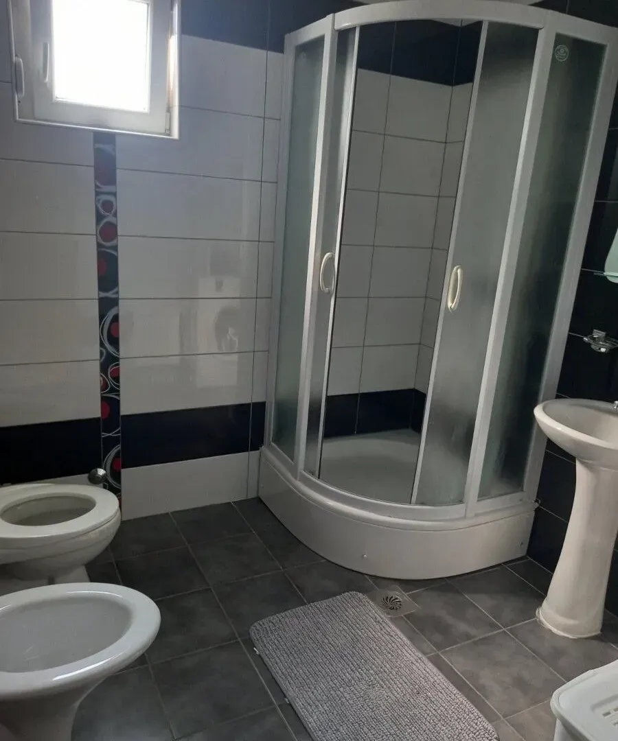 Prodaja, dvosoban stan, 98m², Ljubović, Podgorica