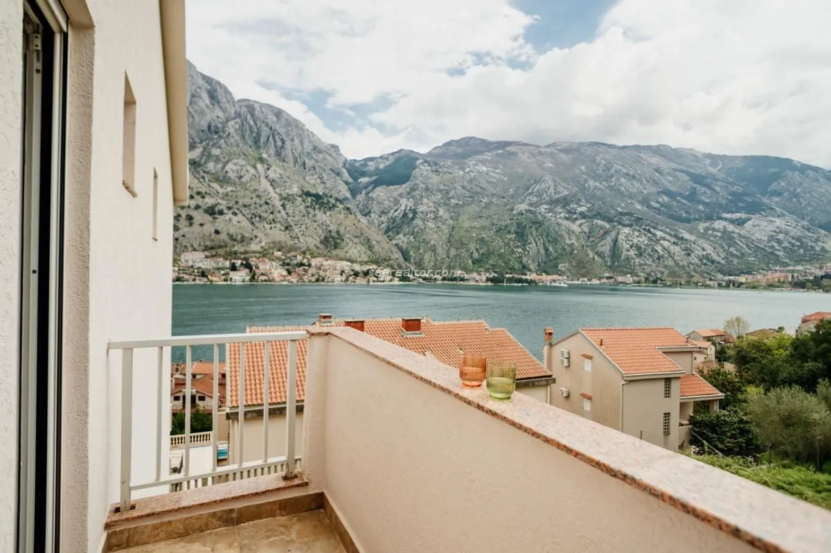 Prodaja, dvosoban stan, 44m², Muo, Kotor