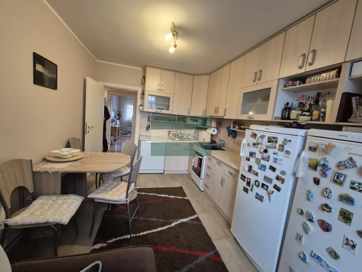 Prodaja, dvosoban stan, 54m², Centar, Ćuprija