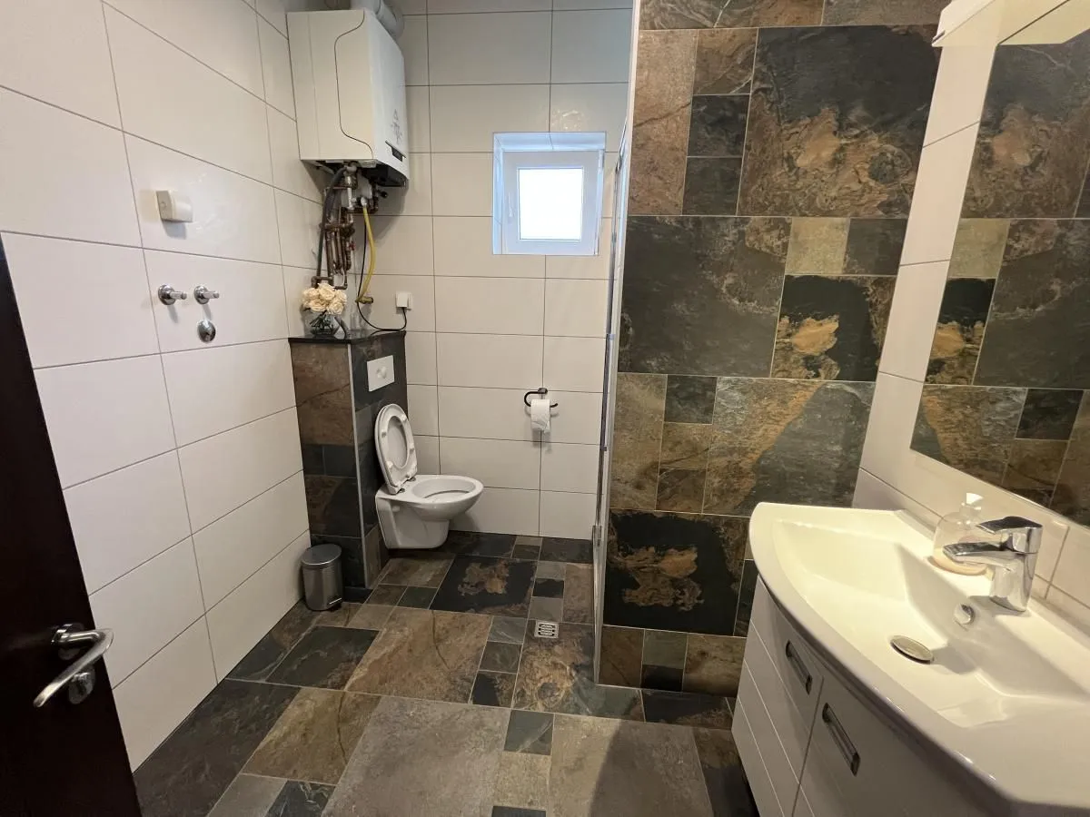Sale, house, 402m², Adice, Novi Sad Sve Podlokacije