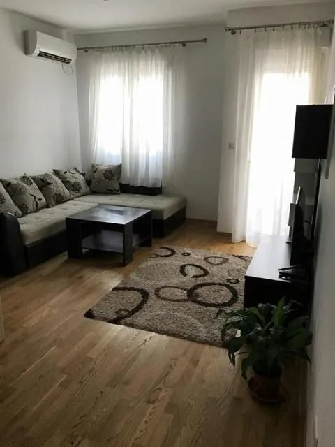 Izdavanje, jednosoban stan, 42m², City Kvart, Podgorica