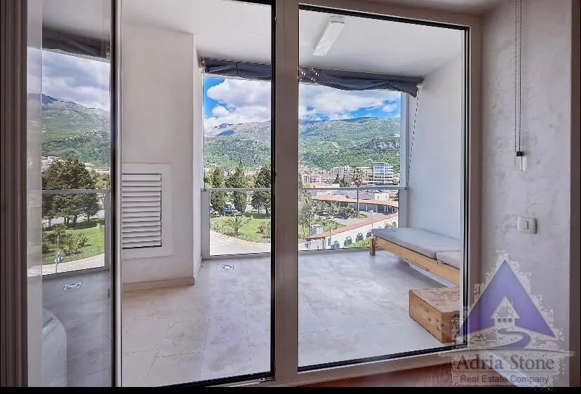 Rent, one bedroom apartment, 63m², Centar, Budva
