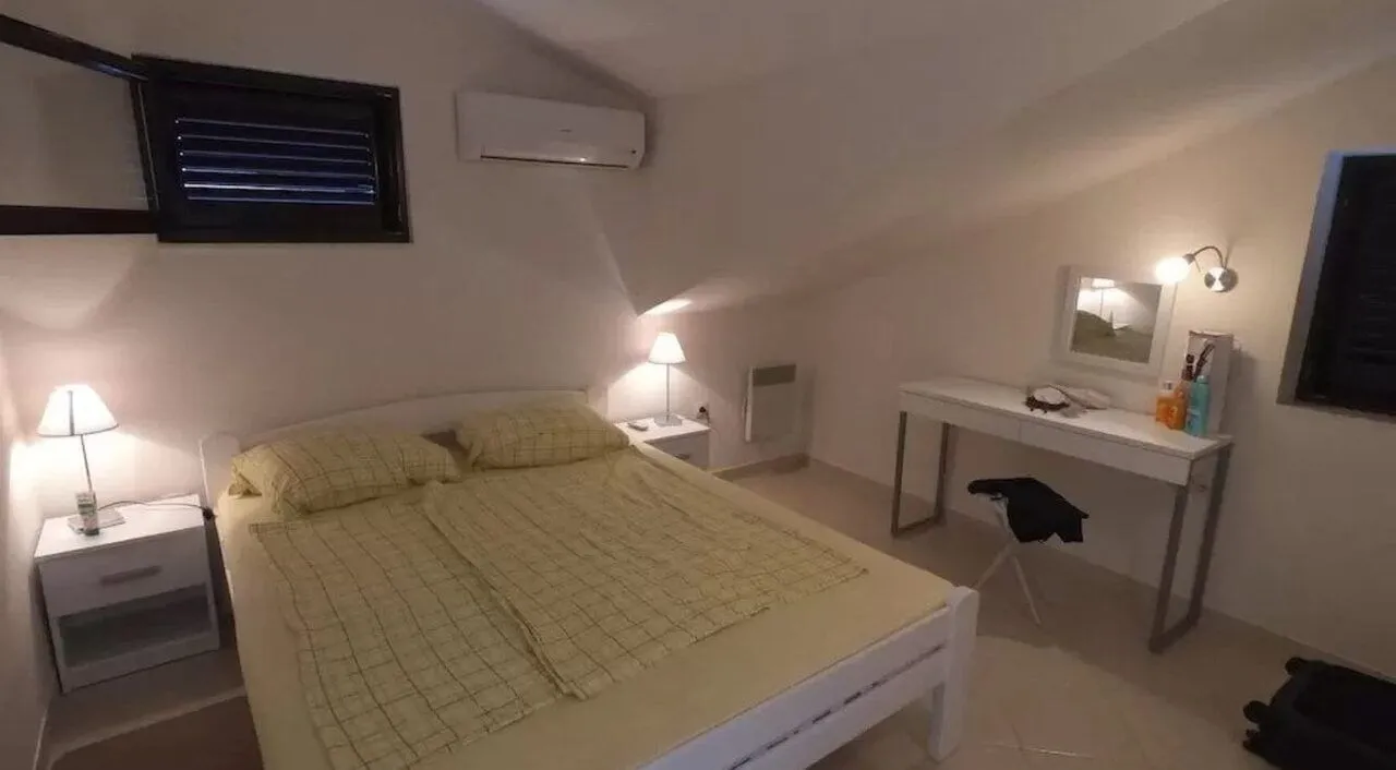 Prodaja, kuća, 240m², Prčanj, Kotor