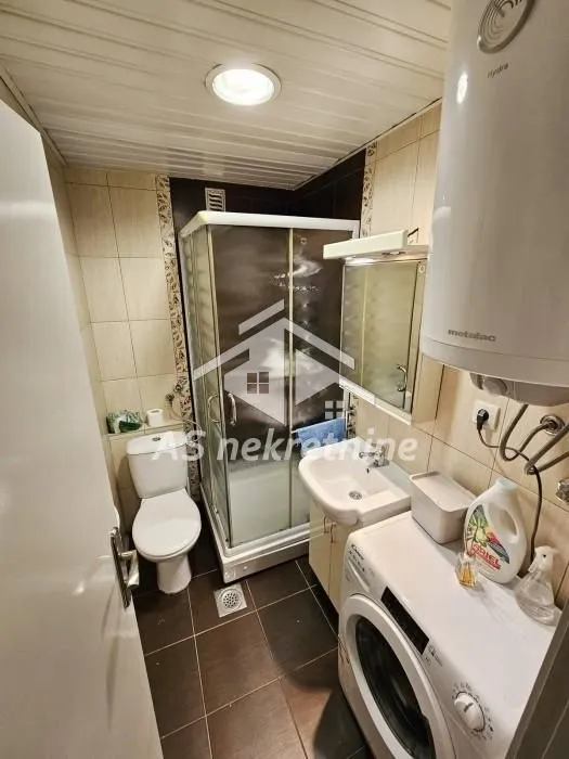 Izdavanje, dvosoban stan, 48m², Savski Venac, Beograd
