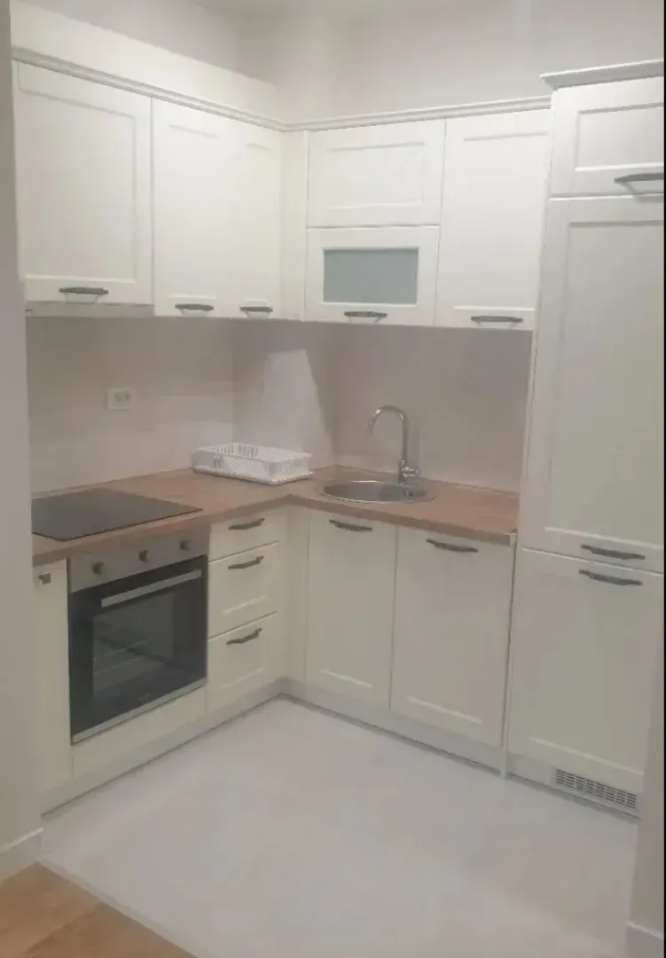 Izdavanje, jednosoban stan, 43m², Central Point, Podgorica
