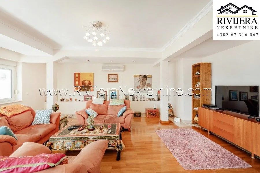 Prodaja, trosoban stan, 244m², Centar, Herceg Novi