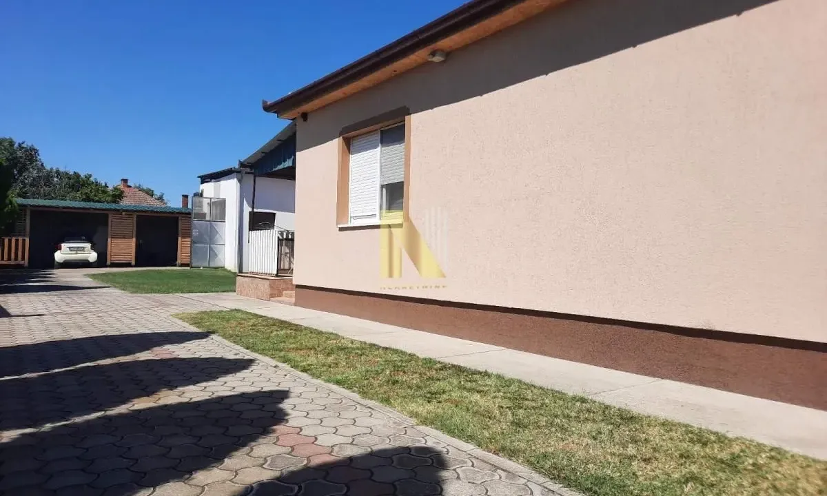 Prodaja, kuća, 114m², Mali Radanovac, Subotica