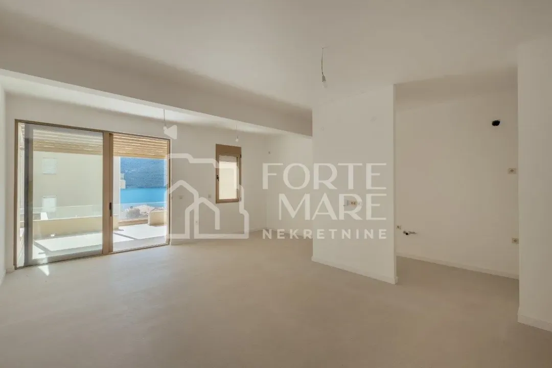 Prodaja, dvosoban stan, 87m², Baošići, Herceg Novi