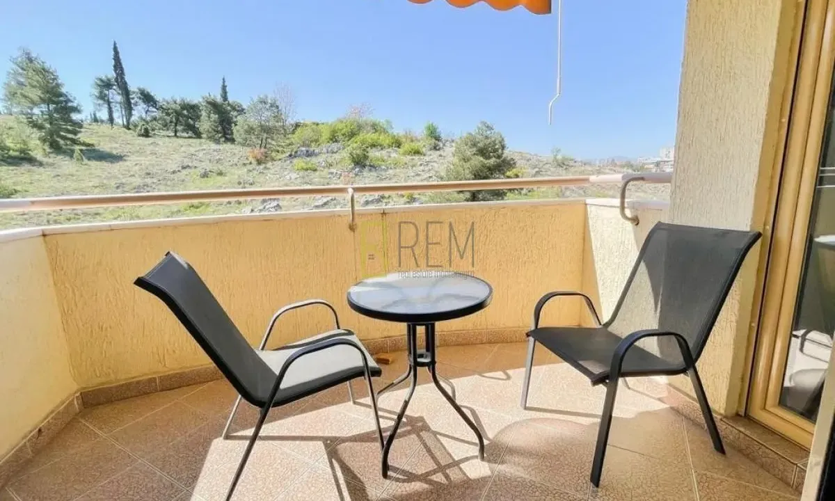 Izdavanje, trosoban stan, 146m², Podgorica, Crna Gora